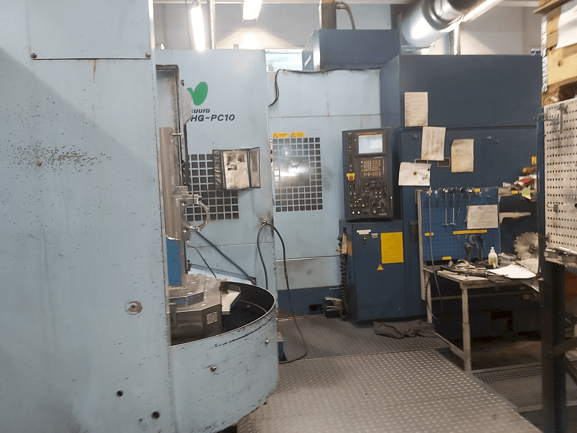 Čelní pohled na Matsuura MC-900HG stroj
