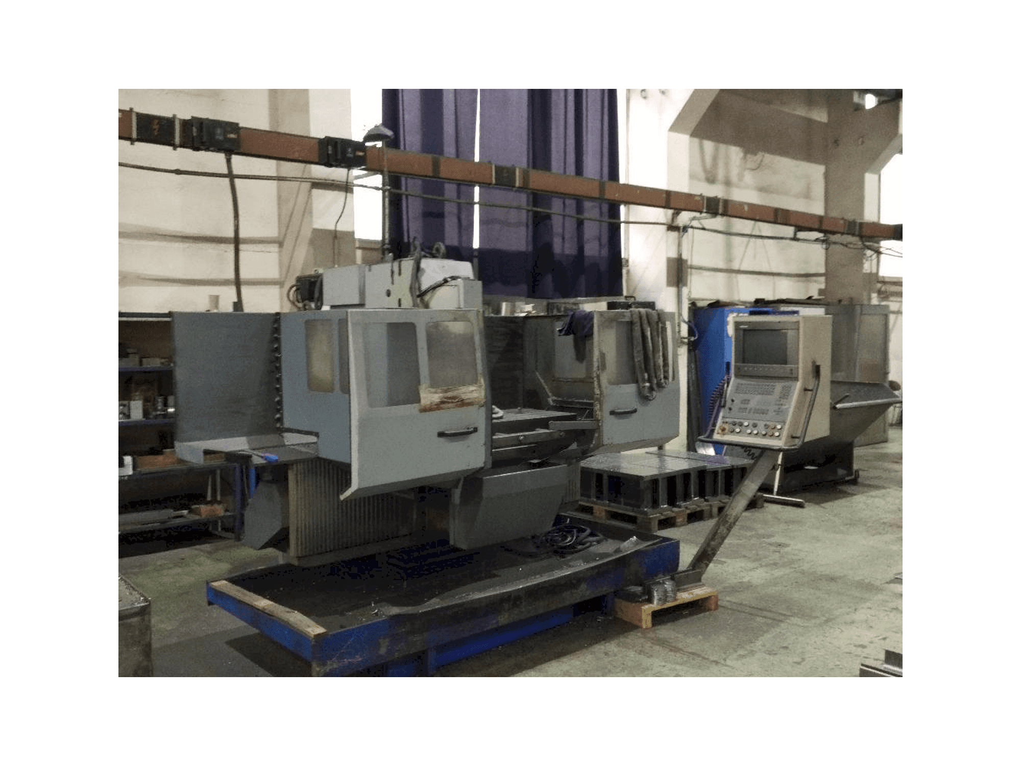 Čelní pohled na TOS FGS 50 CNC-B stroj