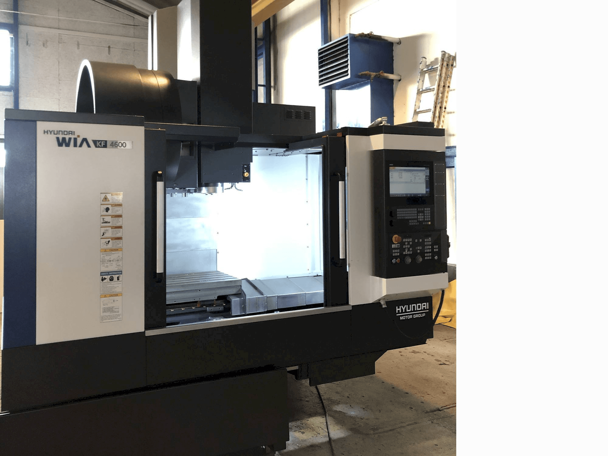 Čelní pohled na Hyundai Wia KF4600 stroj