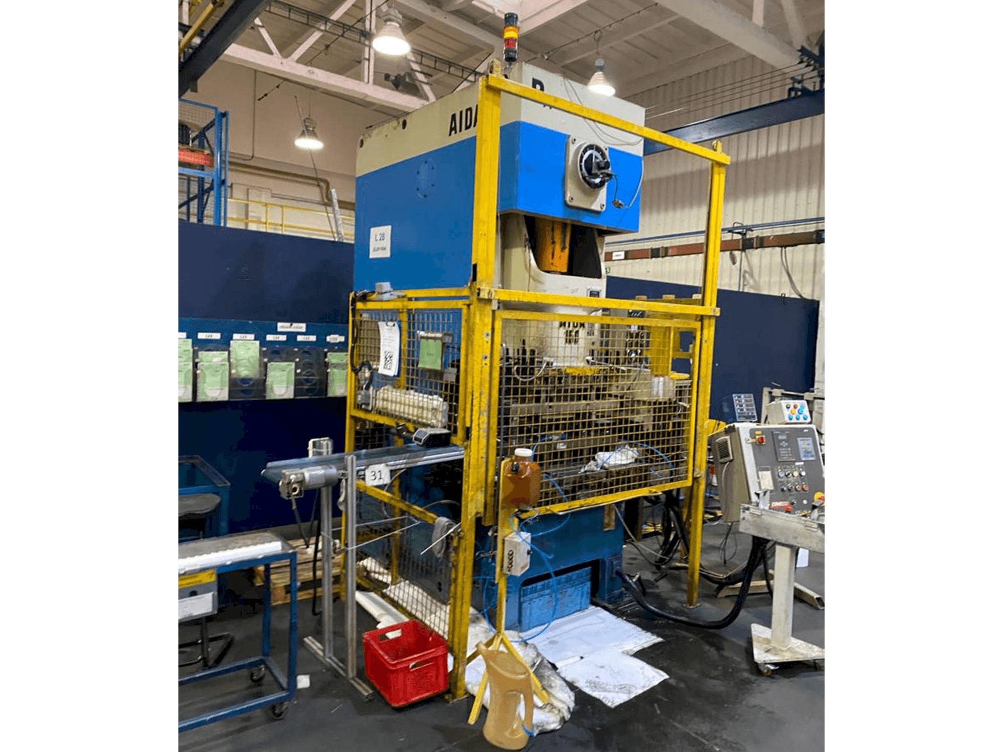 Čelní pohled na AIDA NC 1-150 stroj