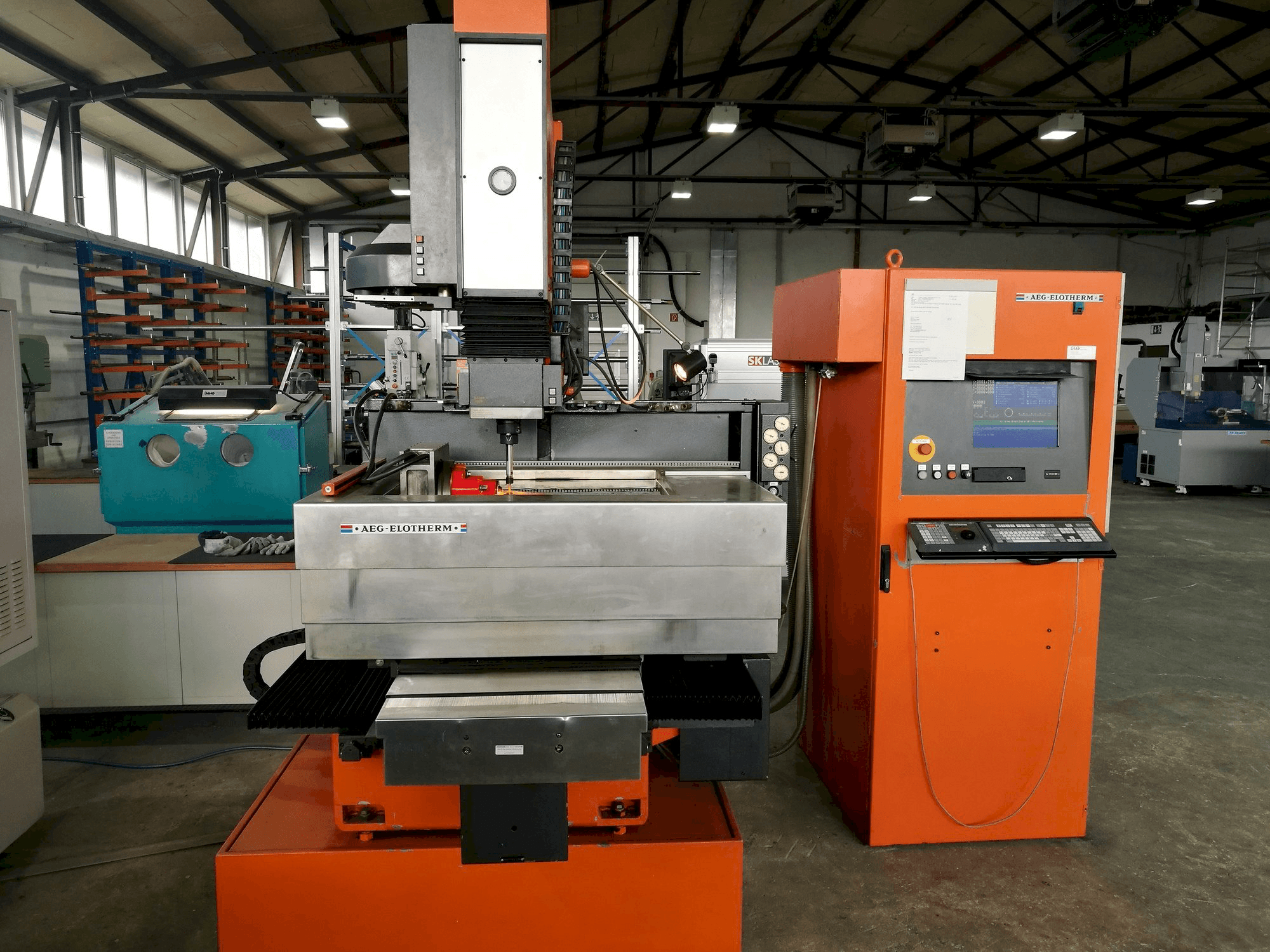 Čelní pohled na AEG-Elotherm Elbomat 222 BA stroj