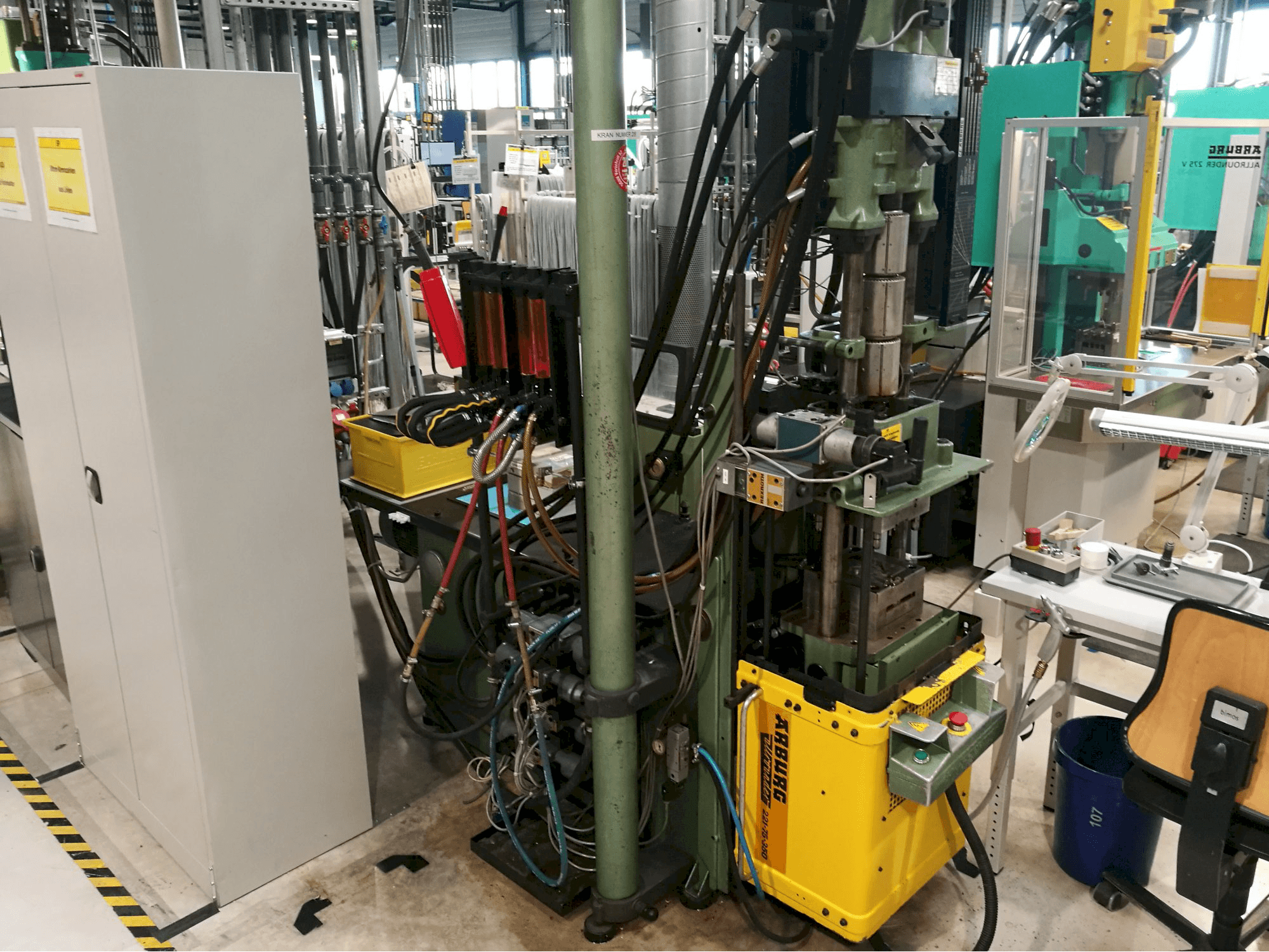 Detail na Arburg Allrounder 221-75-350 stroje