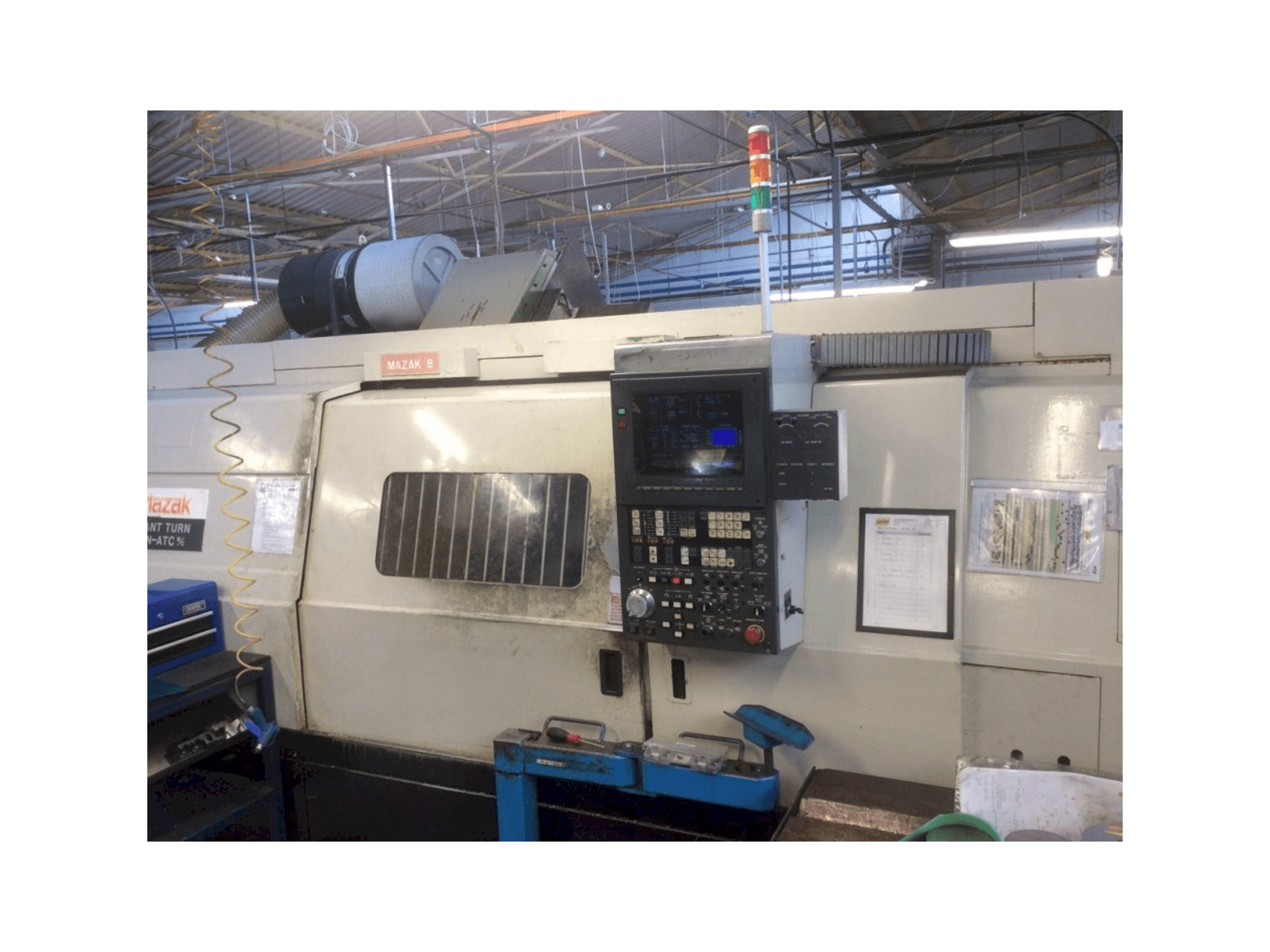 Čelní pohled na Mazak Slant Turn 28N - ATC M/C stroj