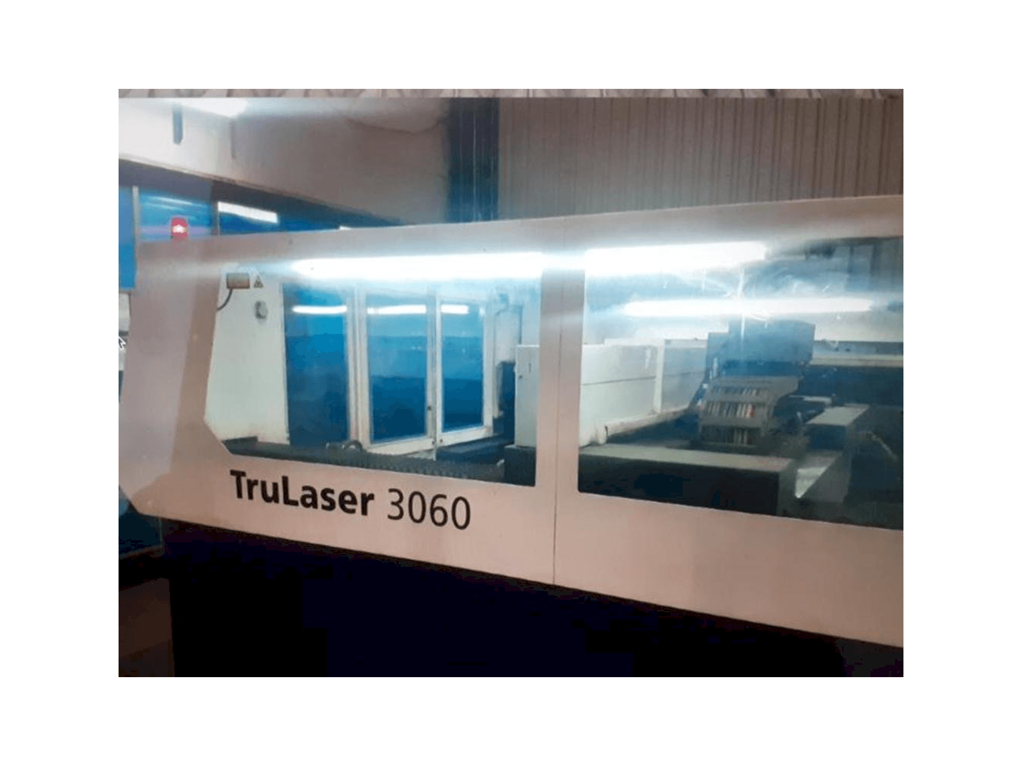 Čelní pohled na Trumpf Trulaser 3060 stroj