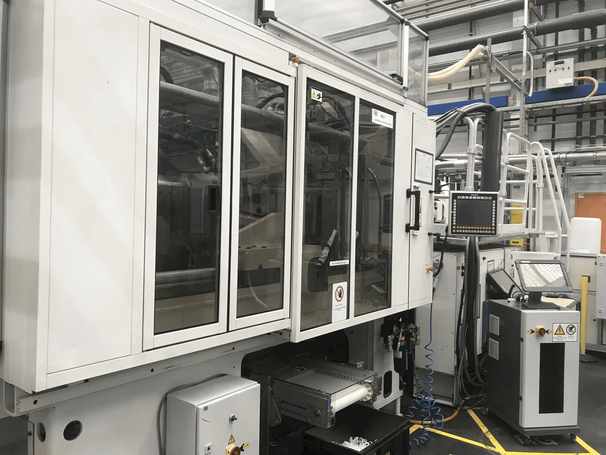 Čelní pohled na Husky H300 RS 45/38 stroj