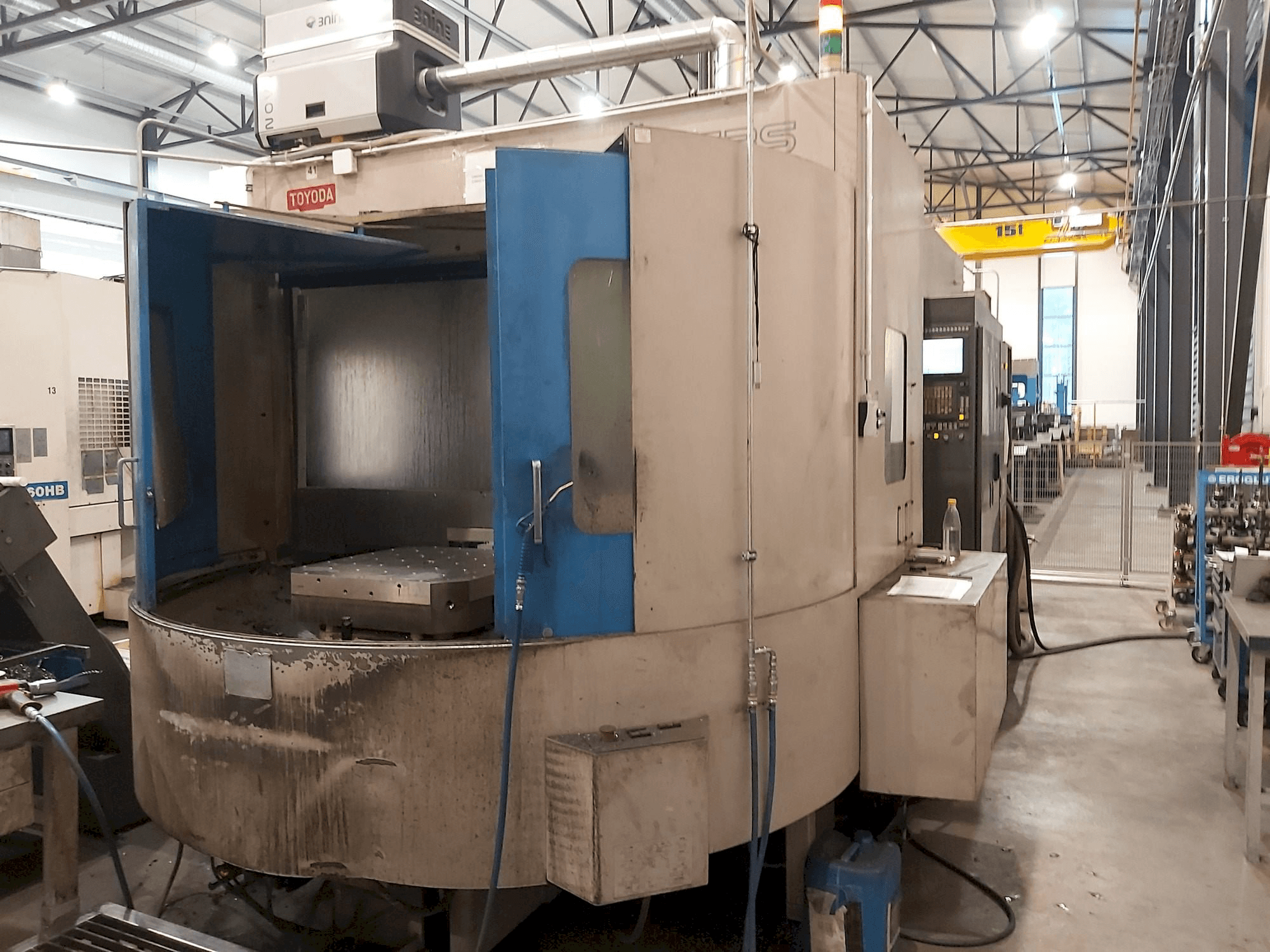 Čelní pohled na TOYODA FH63 stroj