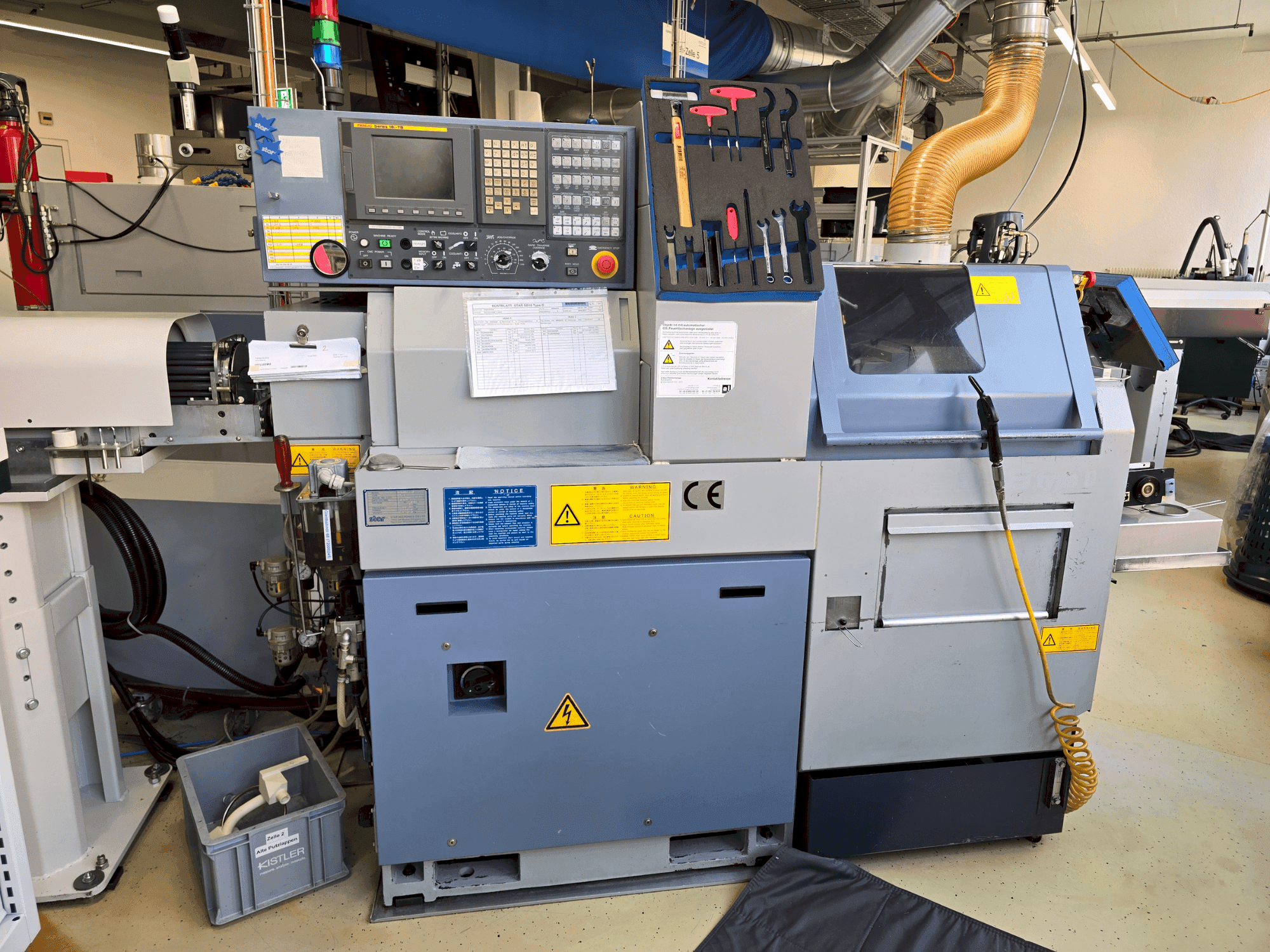 Čelní pohled na STAR MICRONICS SB-16D stroj