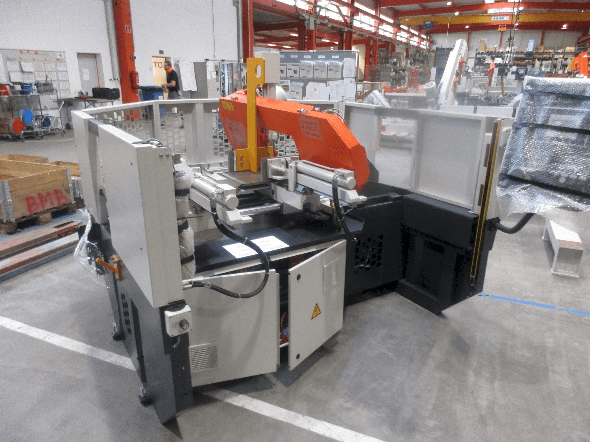 Čelní pohled na KASTO micut A 2.6 stroj