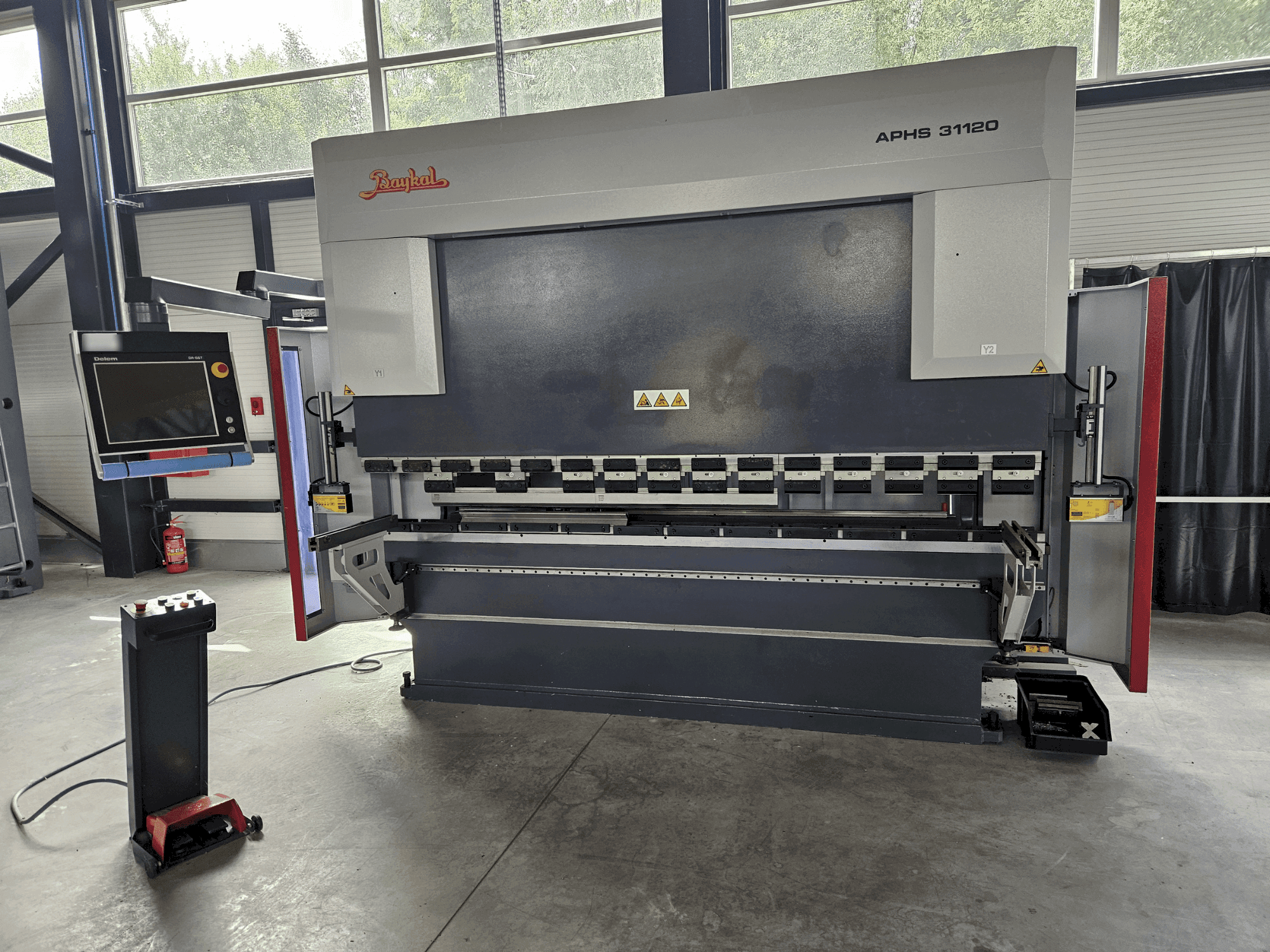 Čelní pohled na Baykal APHS 31120 stroj