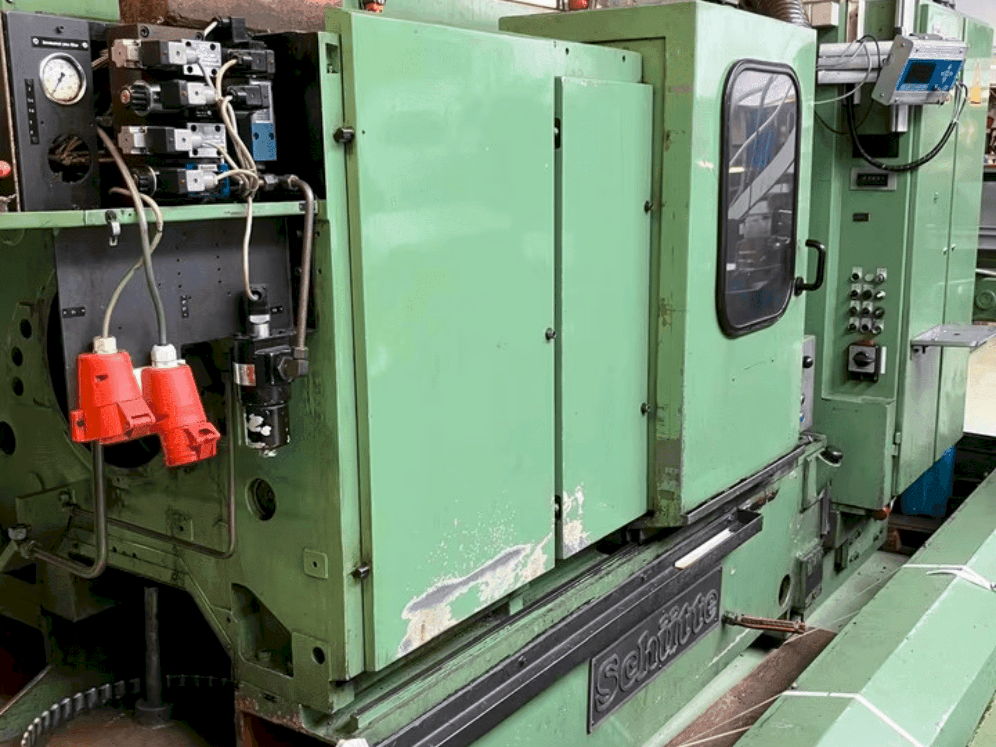 Čelní pohled na Schütte SF 26 (1985) stroj