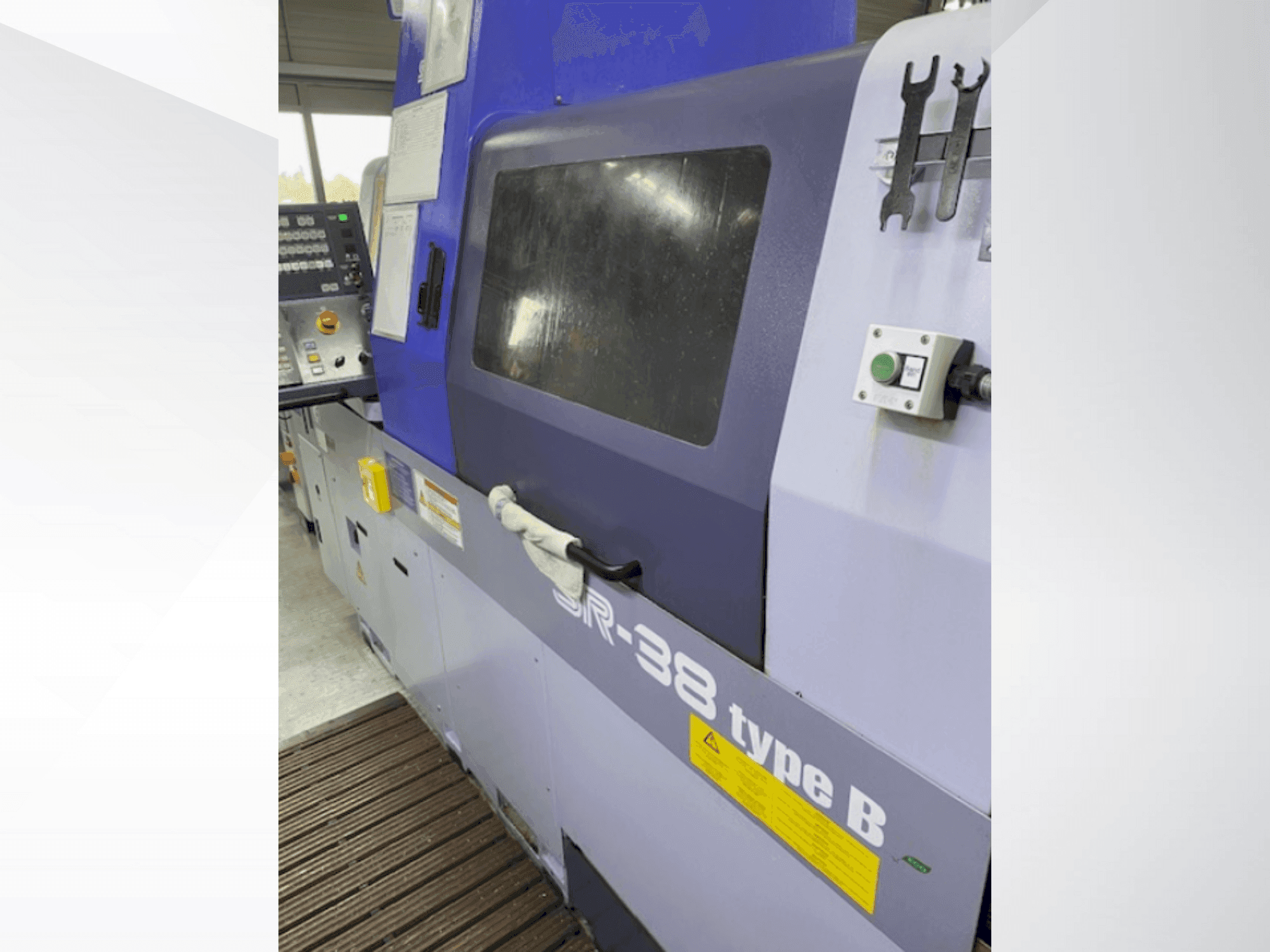 Čelní pohled na Star SR-38 type B stroj