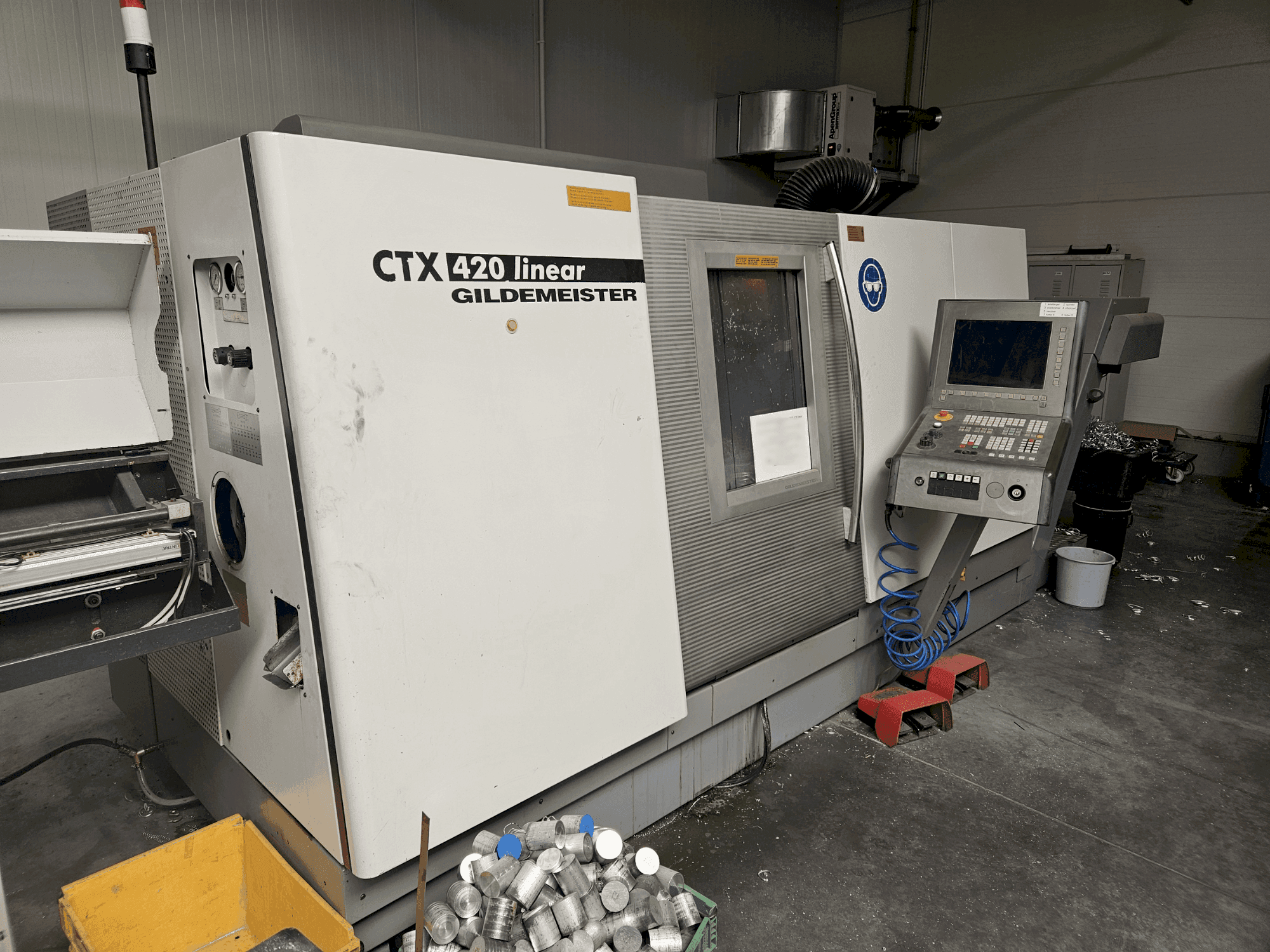 Čelní pohled na Gildemeister CTX 420 Linear stroj