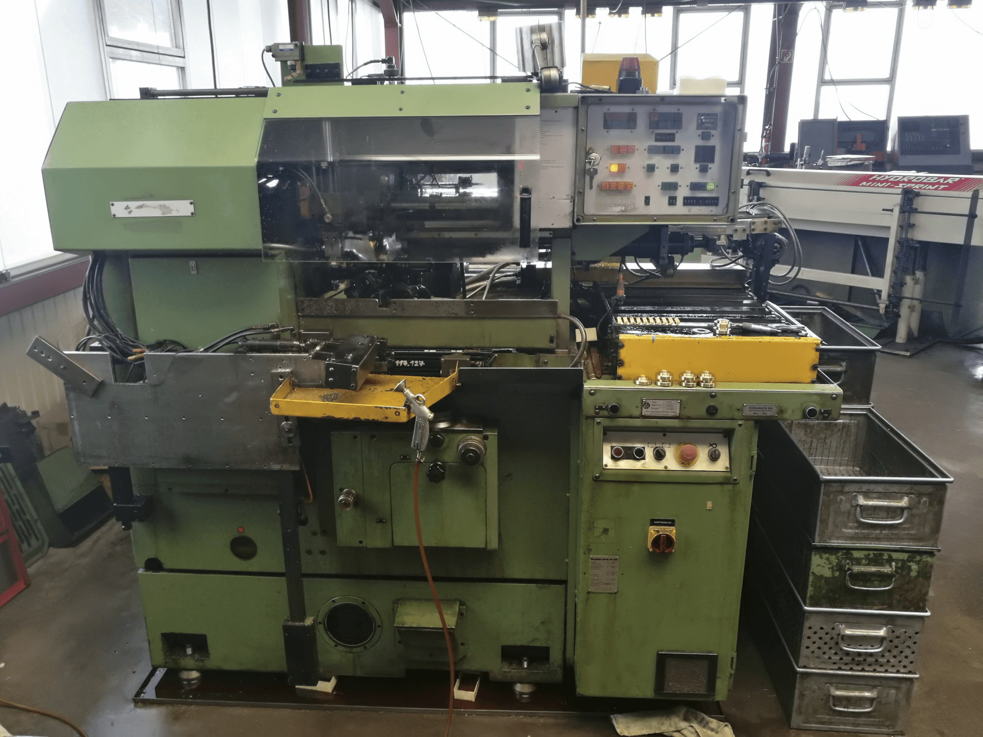 Čelní pohled na KOEPFER 153 B stroj