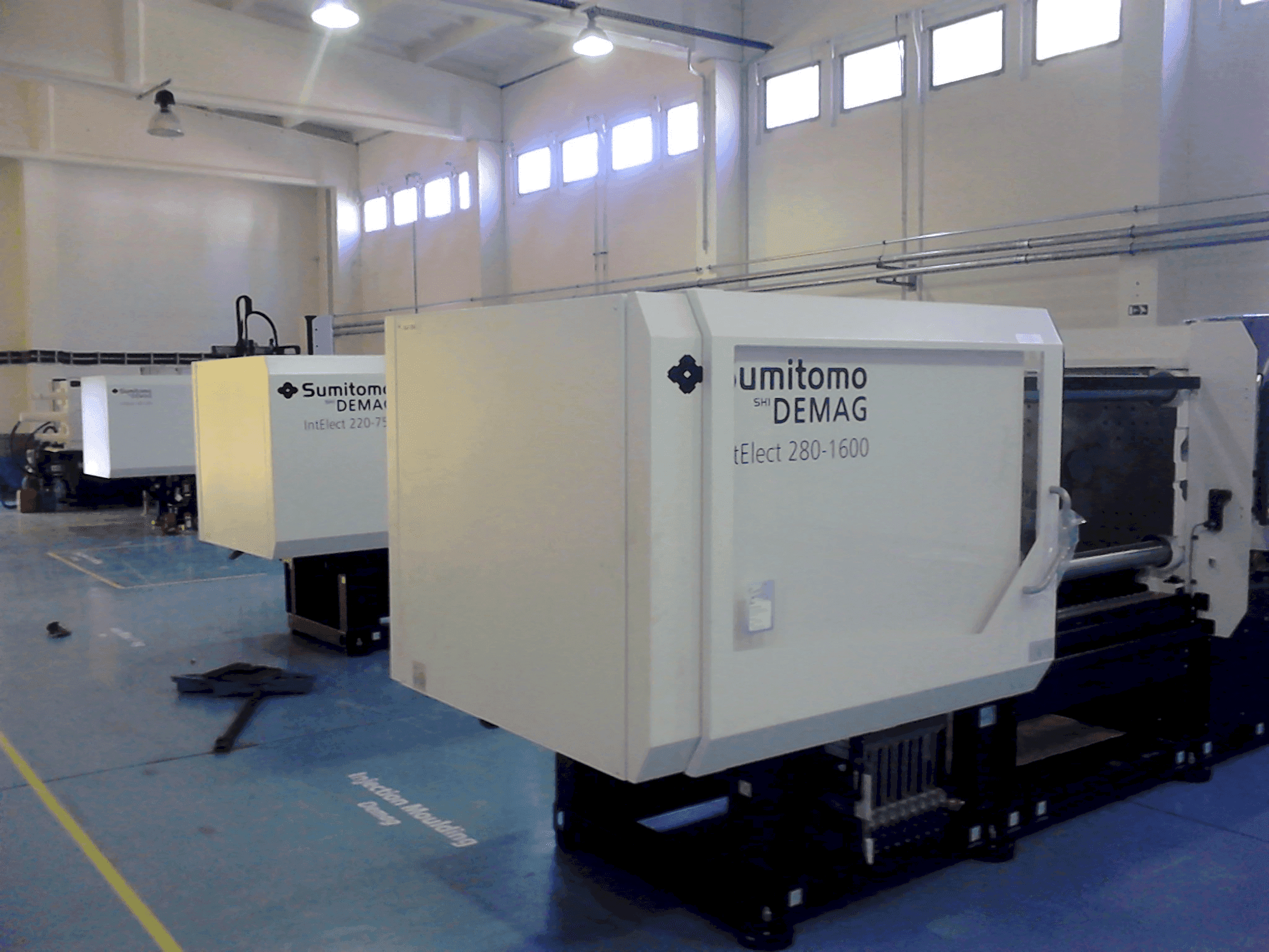 Čelní pohled na SUMITOMO SHI DEMAG Intelect 280/685-1600 stroj