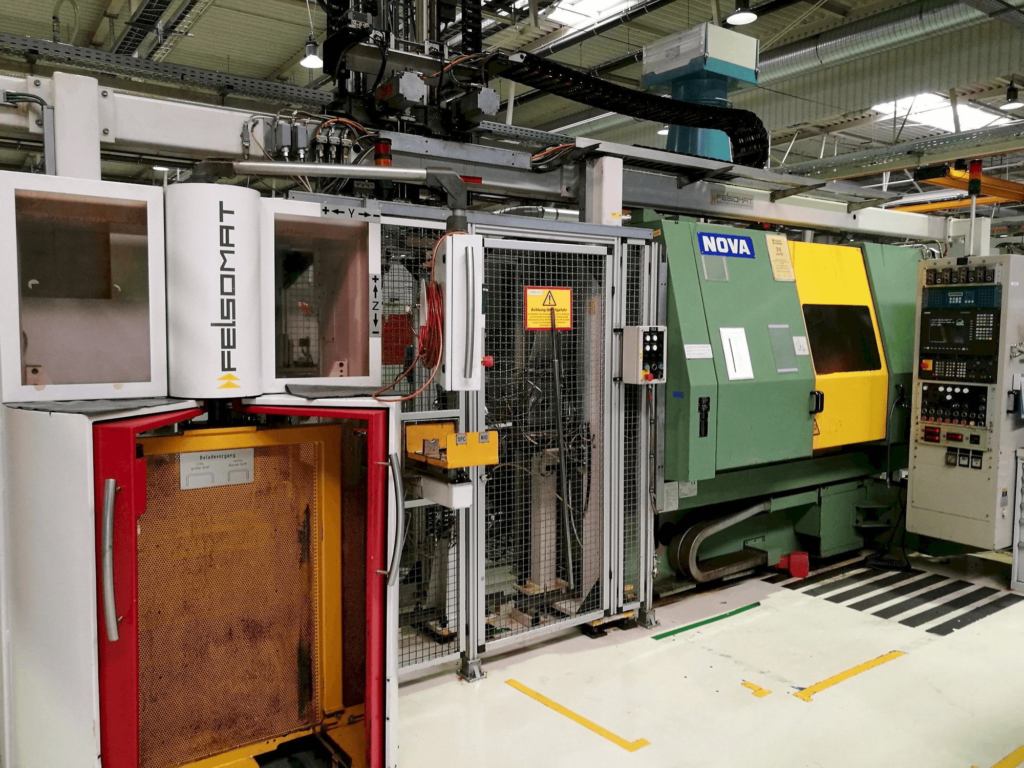 Čelní pohled na NOVA M12-T4N stroj