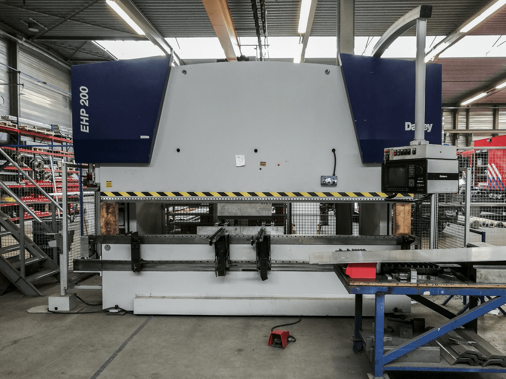 Čelní pohled na Darley EHP-LS200.36/31 stroj