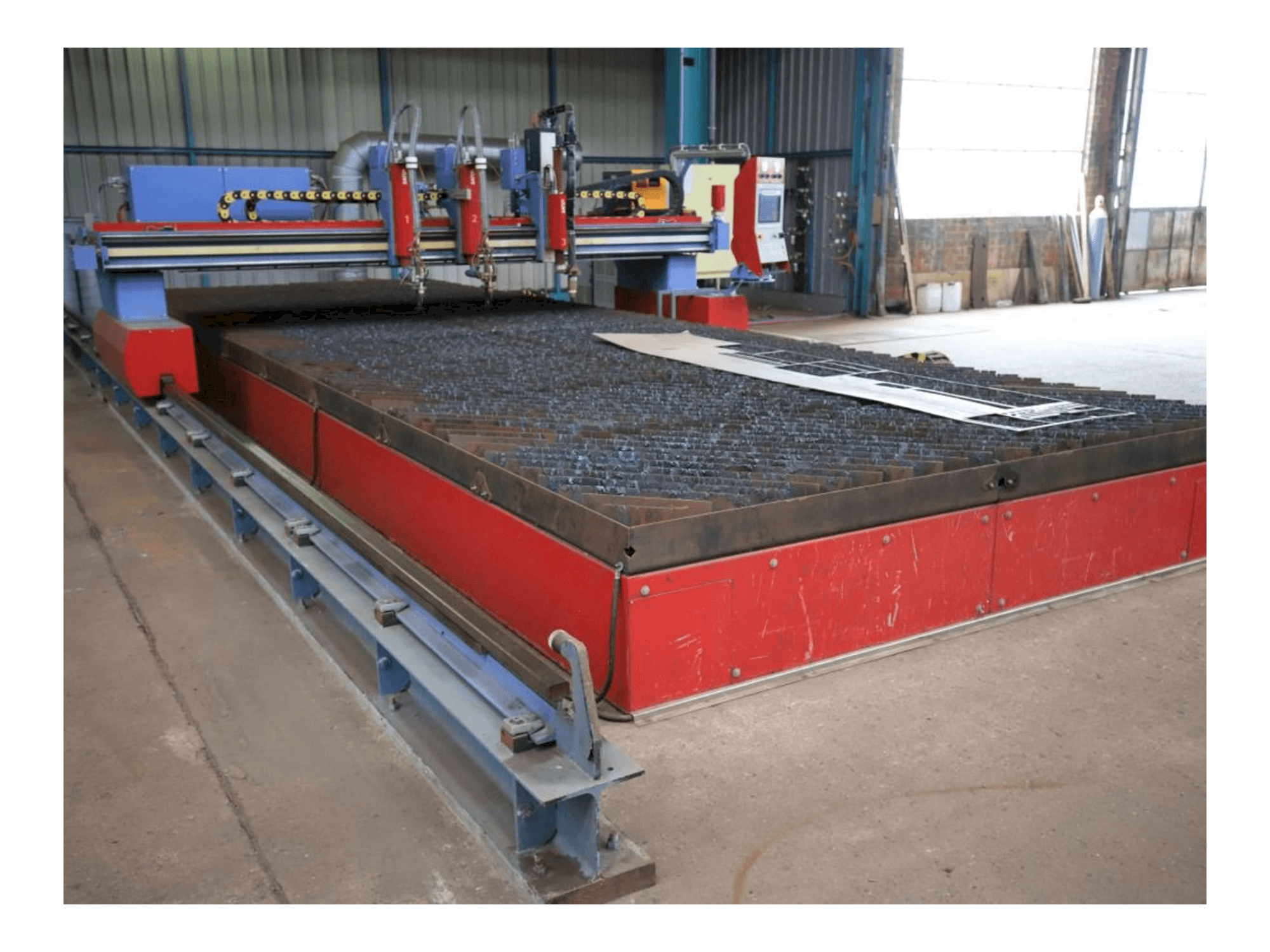 Čelní pohled na SATO LS 3500 stroj