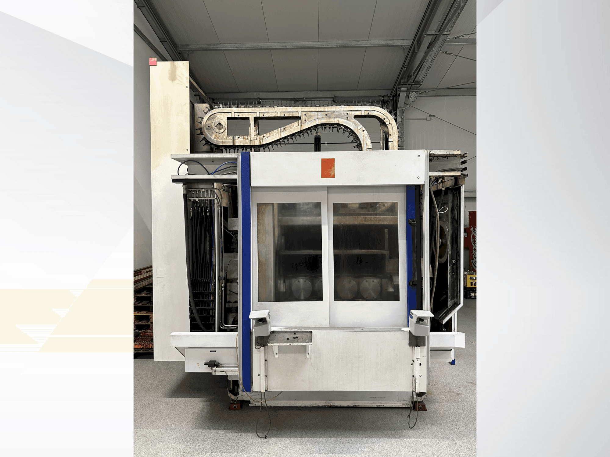 Čelní pohled na SW BA 400-4 stroj