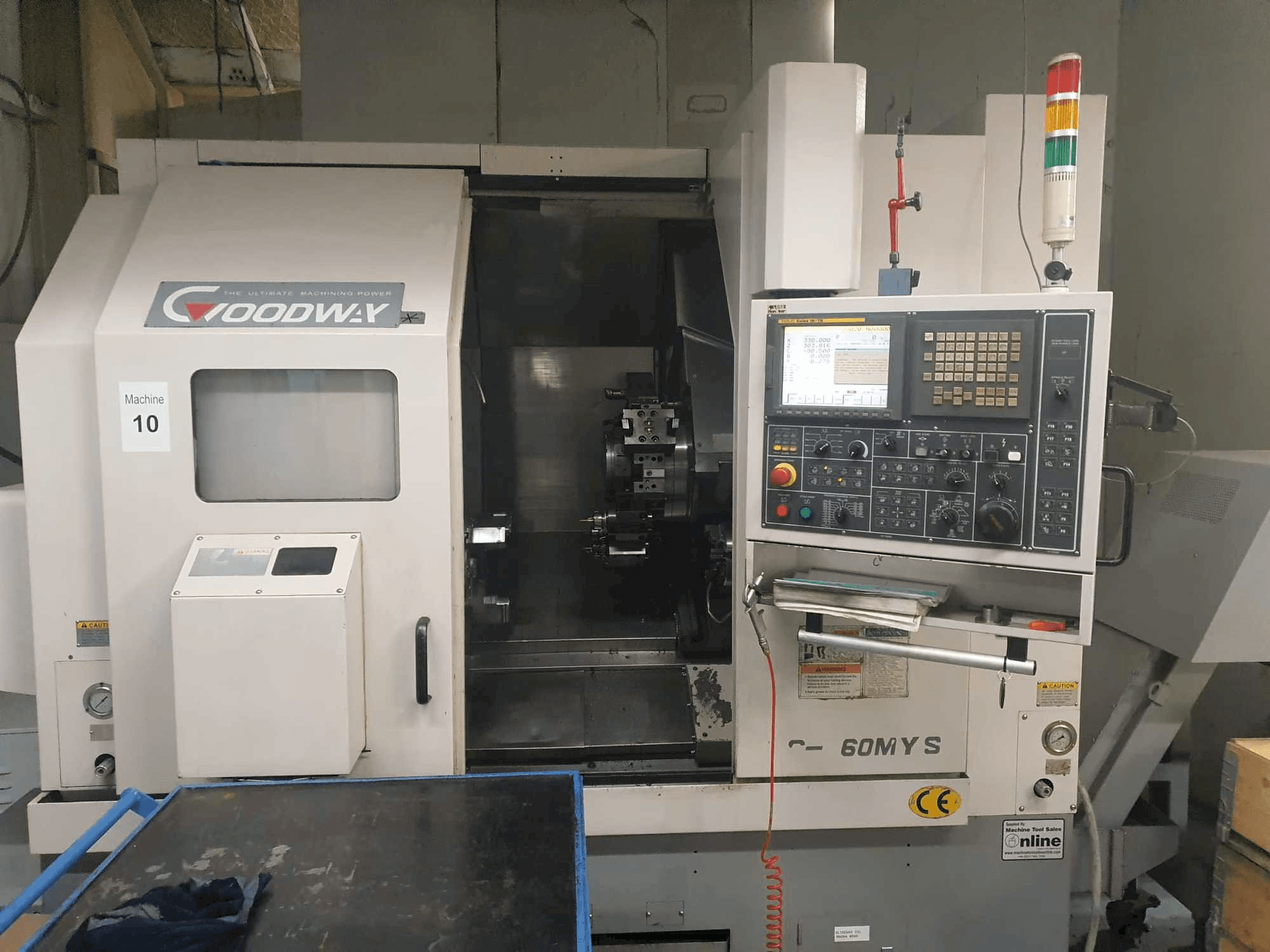 Čelní pohled na Goodway GS-260MYS stroj