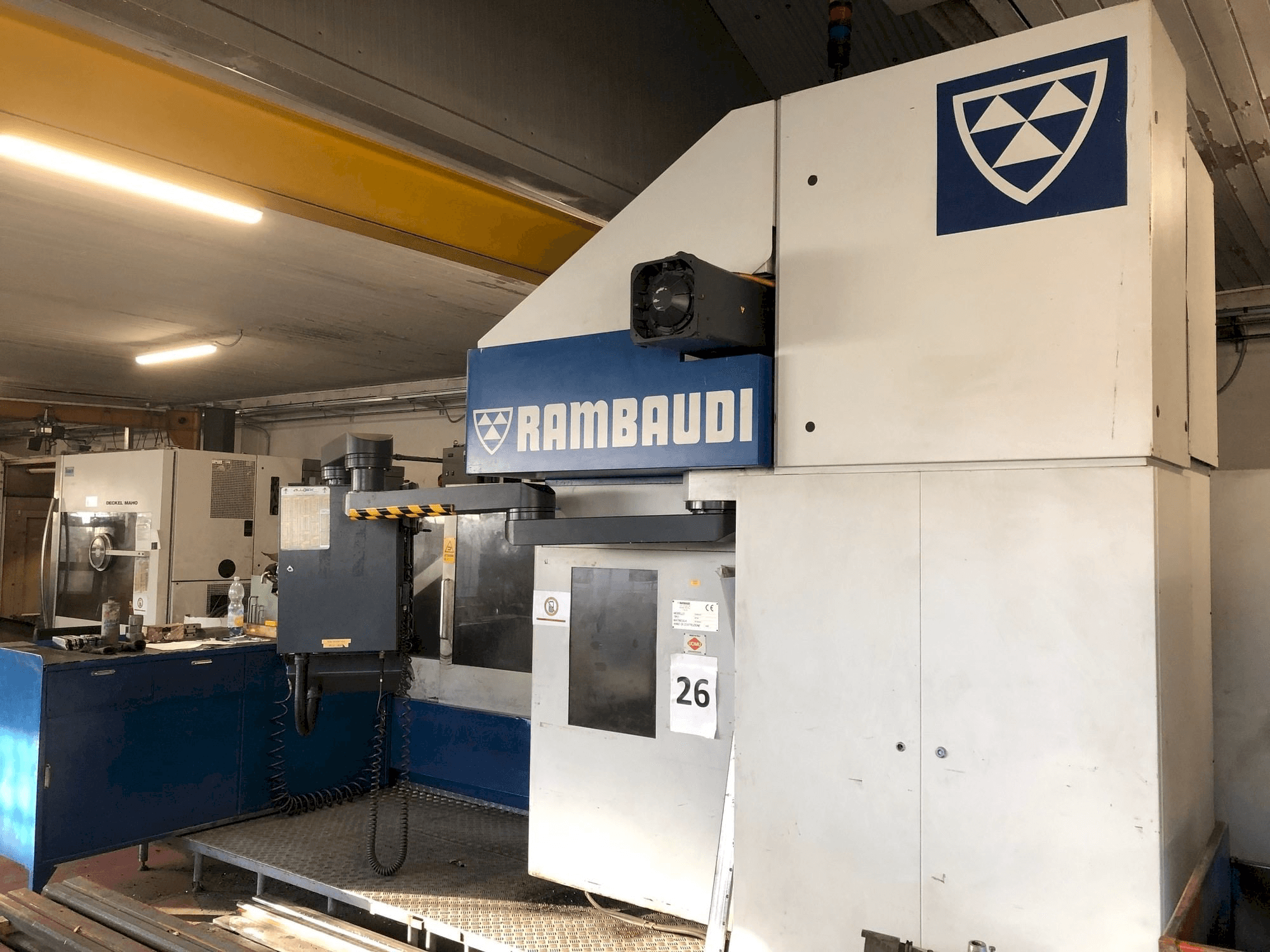 Čelní pohled na Rambaudi Ramfast RF105 stroj
