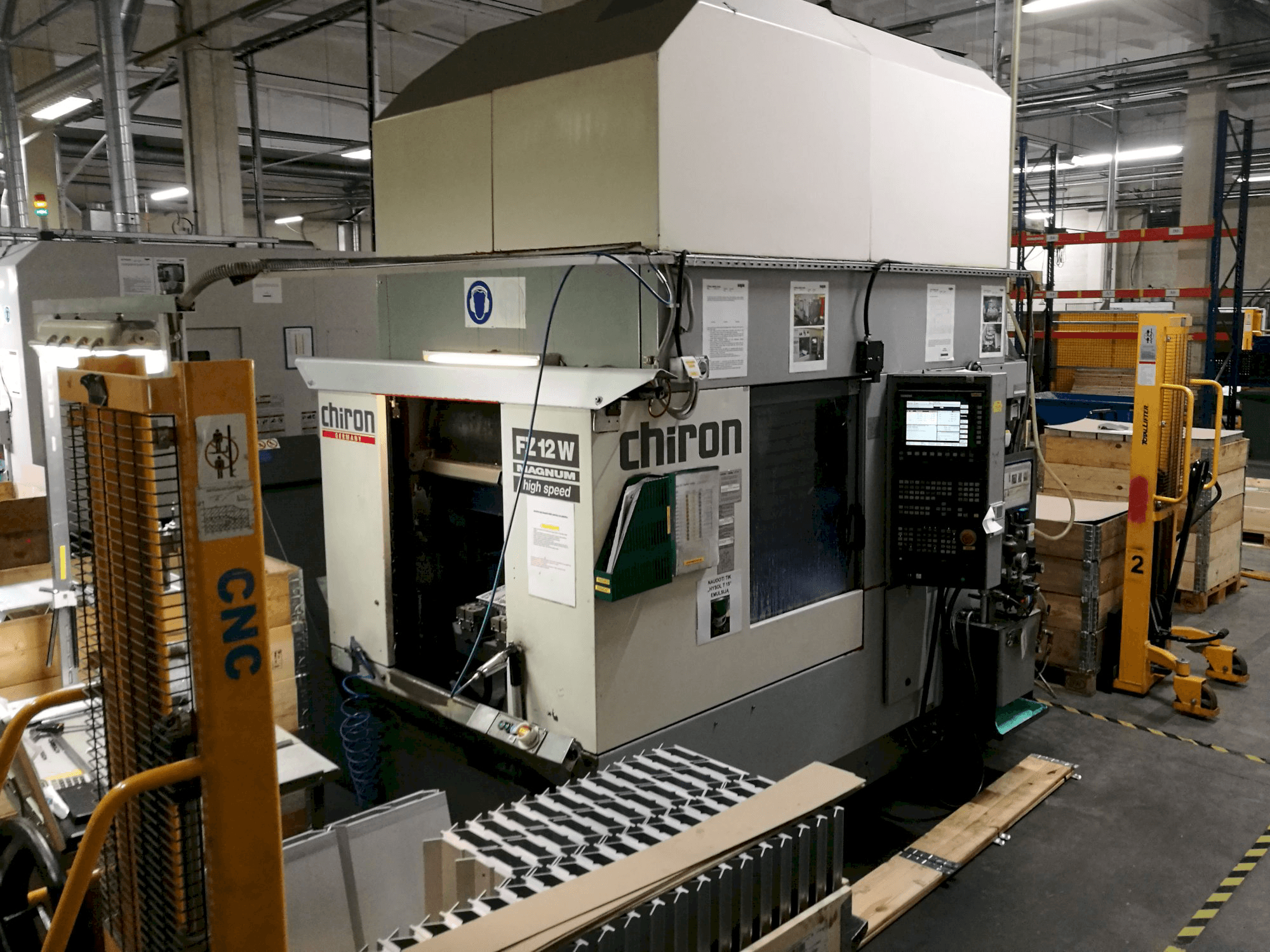 Levý pohled na Chiron FZ 12 W stroj