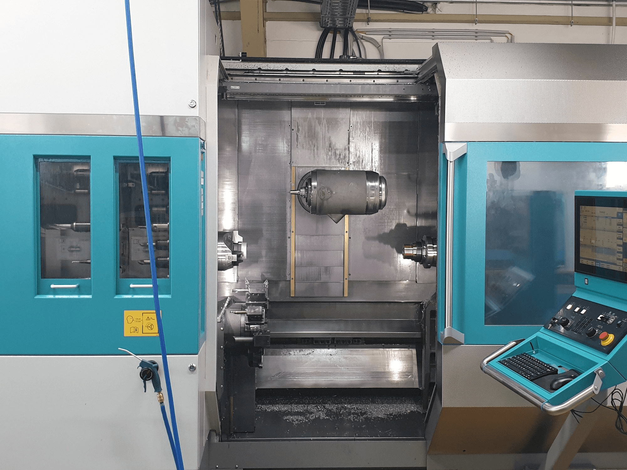 Čelní pohled na Index G220 stroj