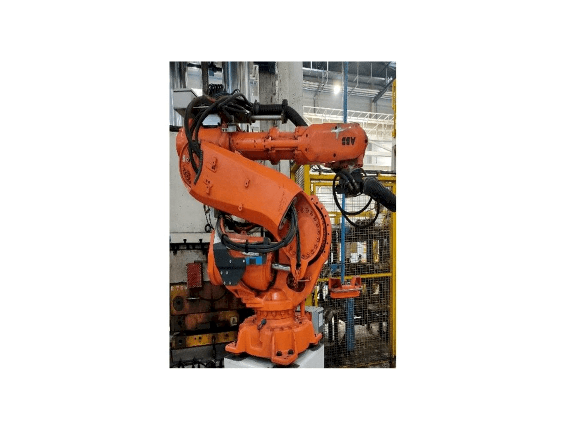 Čelní pohled na ABB IRB 6640-185/2.8 stroj