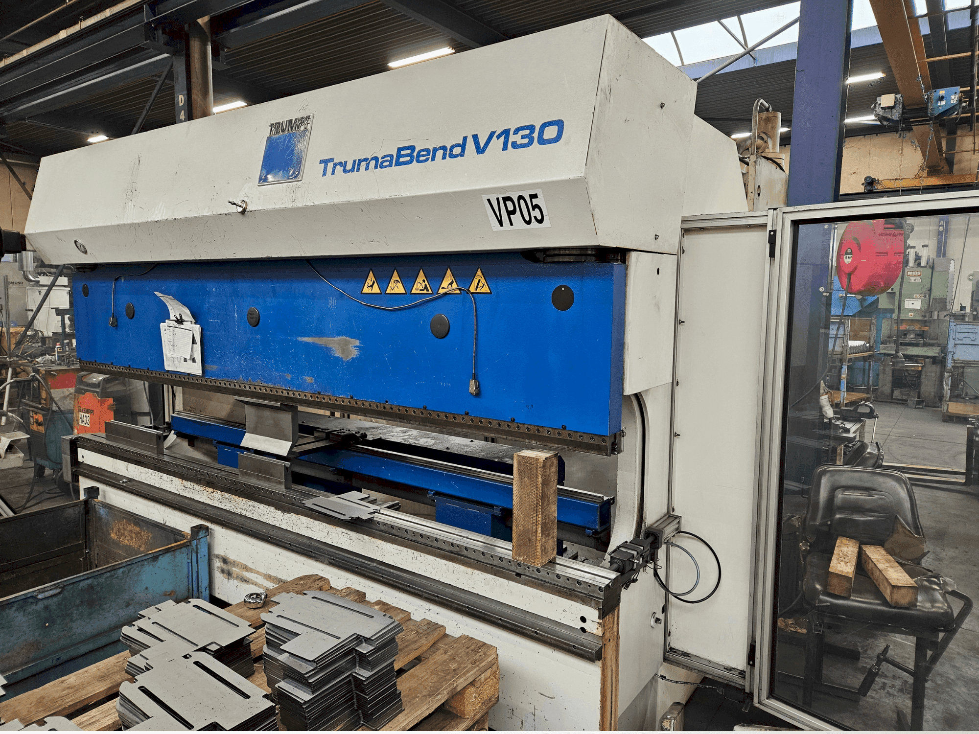 Čelní pohled na TRUMPF TrumaBend V130 stroj