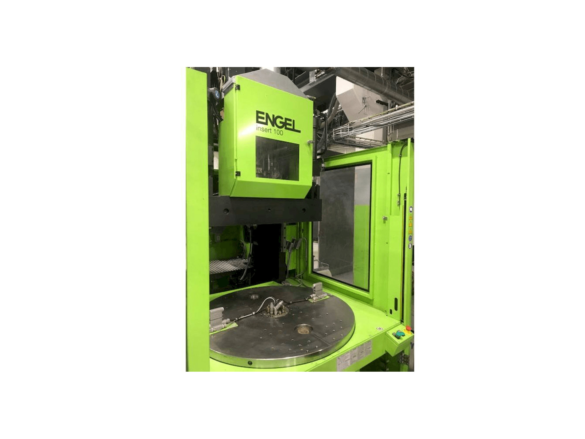Čelní pohled na Engel INSERT 500V/100 stroj
