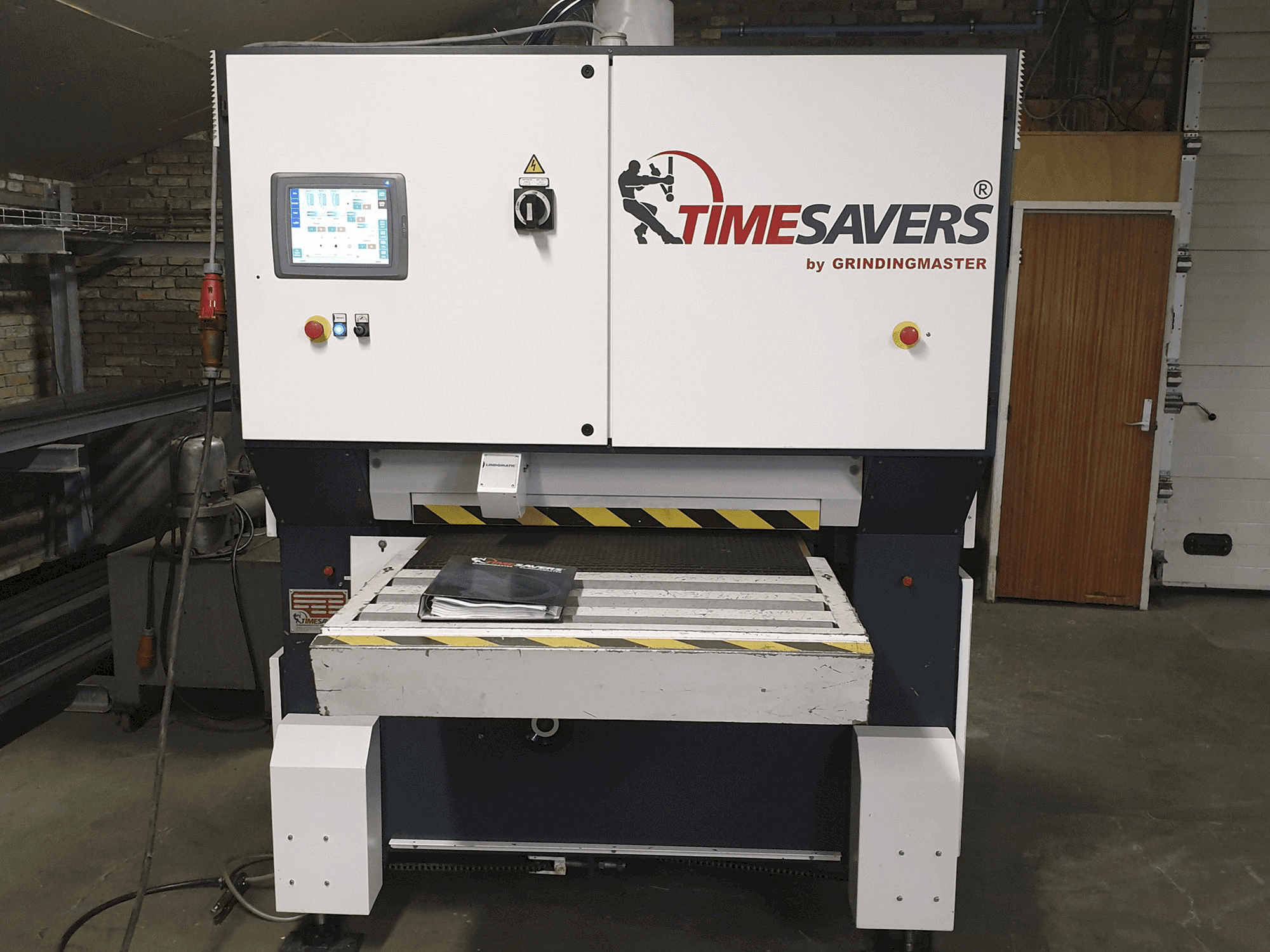 Čelní pohled na TIMESAVERS 42 SERIE 900 WWB S stroj